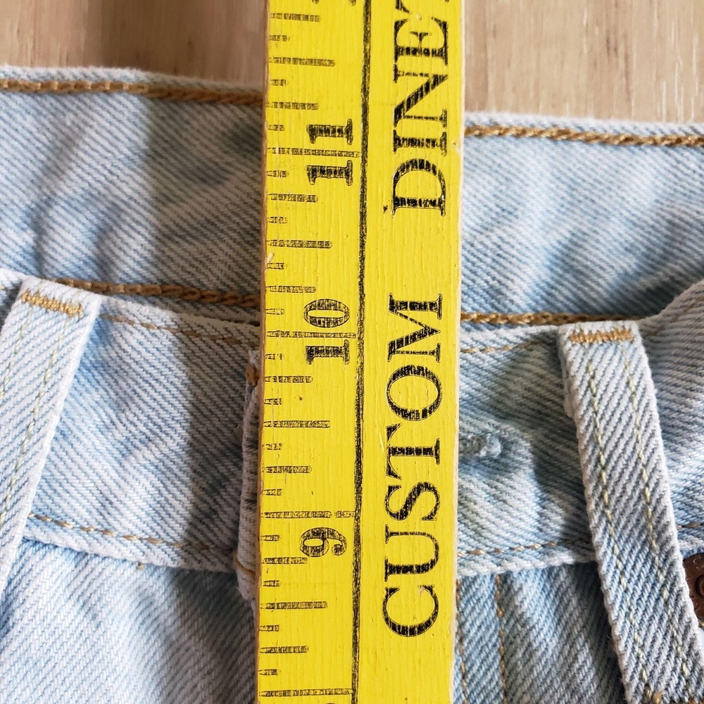 Levi's 501 Jeans Womens 24x30 Blue Light Wash Straight Leg Denim Classic Casual - Picture 8 of 9
